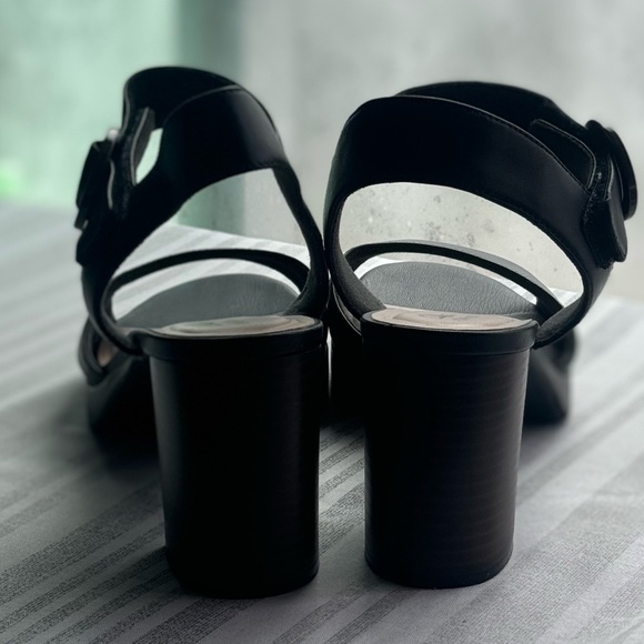 LIKE NEW- Clark’s Platform Heel W10 - Picture 10 of 10